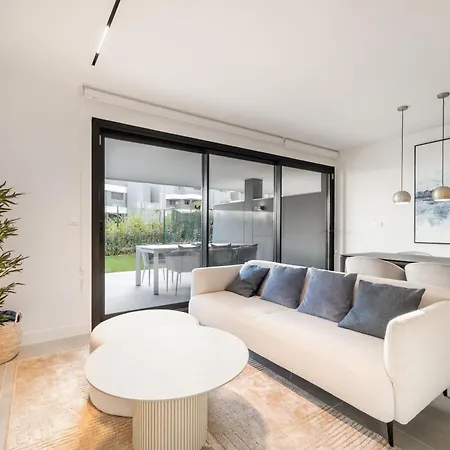 Modern Oasis Serene Apartment *